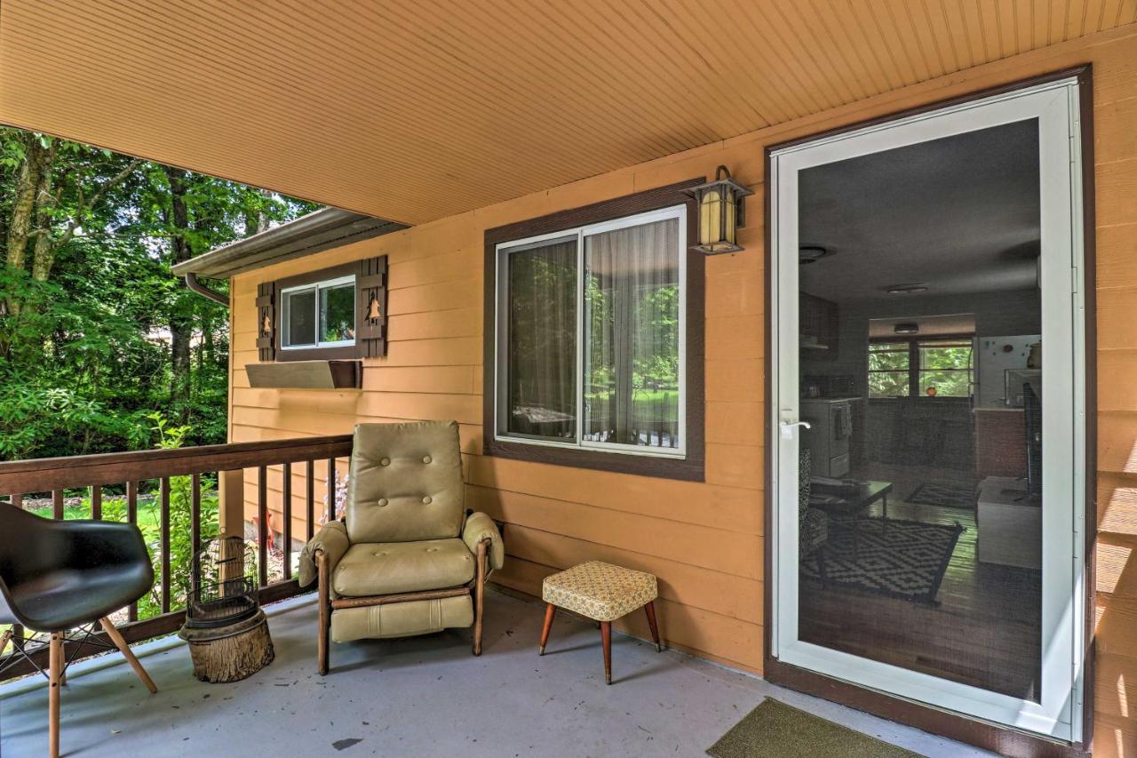 Vintage Creekside Cottage With Hot Tub And Grill! Maggie Valley Exterior photo